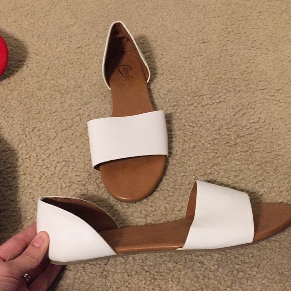 White and tan sandal - Picture 2 of 2